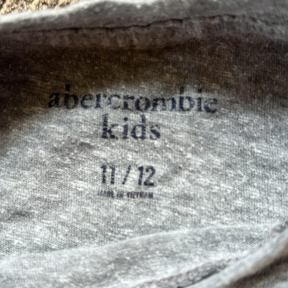 Boys tee - Picture 2 of 2